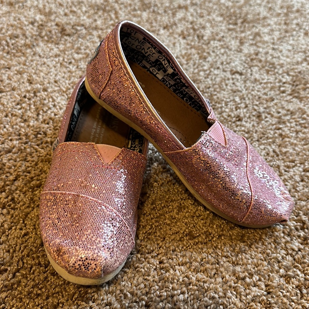 Girls toms pink glitter slip on shoes EEUC size 13